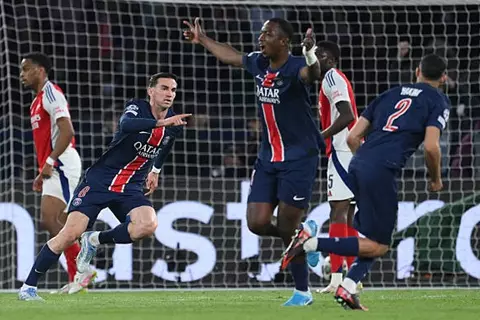 الأمور تتعقد على "الجانرز".. رويز يفتتح أهداف معركة باريس وأرسنال (فيديو)